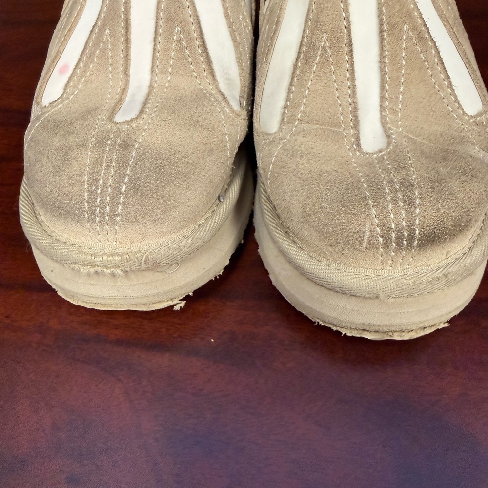 UGG Kids Tan Suede & Cream Slip-On Slippers Size 4‎ - Picture 2 of 7